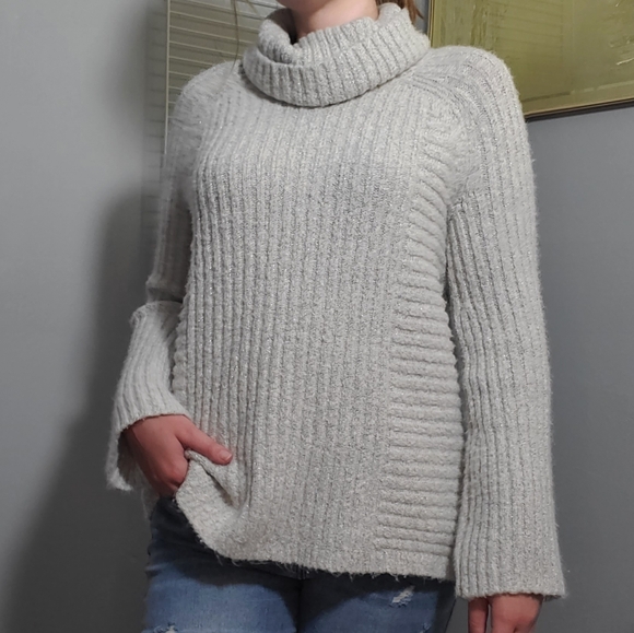 VeraWang Soft Staple Sweater - Picture 1 of 11